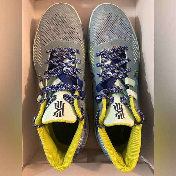 NWT - Kyrie Flytrap V (Unisex) - Picture 5 of 6